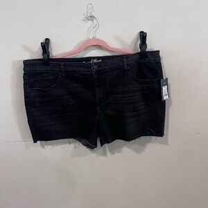 Universal Thread Shorts